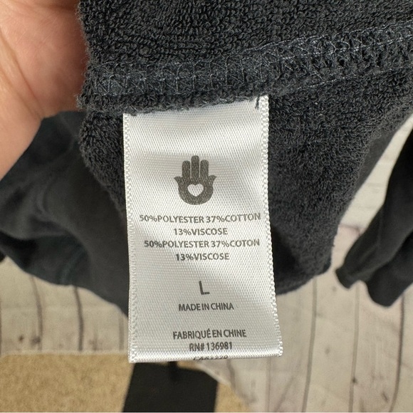 Spiritual Gangster Love Old School Embroidered Sweatshirt Size Large - Picture 5 of 5